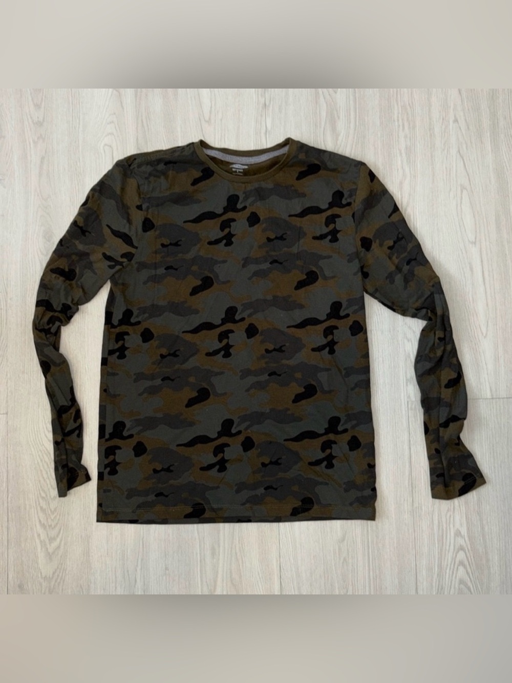 🛍 OLD NAVY Long sleeve camouflage shirt small